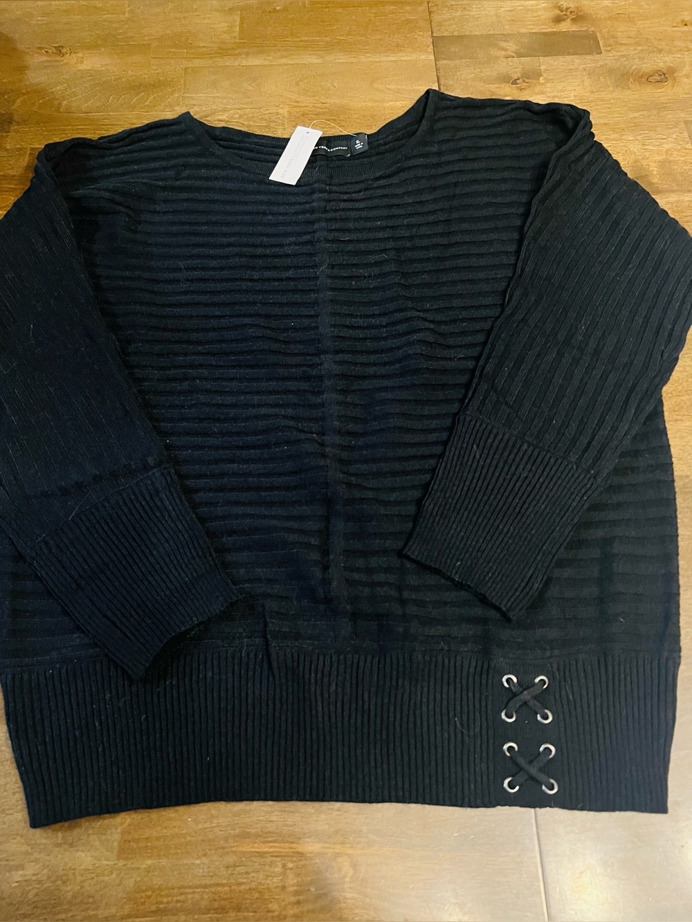 New York & Company Black Ribbed top
XL